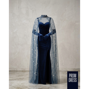 Robe de bal en velours Celestial Cape, coupe fourreau, taille empire, manches courtes, ornée de perles, de paillettes, de strass et de cristaux, en soie - Product Image 1