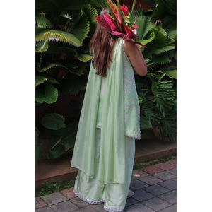 Ensemble chemise en satin sans bretelles et dupatta pour le printemps/été - Product Image 3