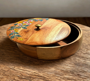 Caja de Chapati de madera En madera natural clara con una tapa turquesa brillante con un animado, disponible a precios al por mayor - Product Image 4