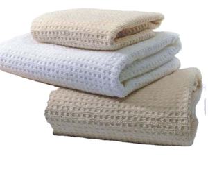 Serviette de bain en gaufre solide de la meilleure qualité, super absorbante, écologique, à prix abordable, serviette de bain de golf en provenance d'Inde - Product Image 1