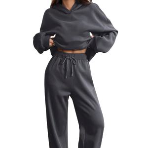 Ensemble de survêtement de sport moderne unisexe, streetwear, tenue d'entraînement active, conçu pour les hommes et les femmes, toutes saisons - Product Image 1