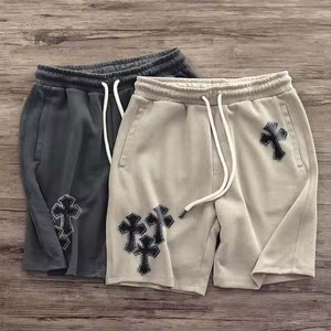 กางเกงขาสั้นสำหรับผู้ชายกางเกงขาสั้นสำหรับใส่ได้ทั้งชายและหญิงกางเกงขาสั้นแนวสตรีทโลโก้แบบกำหนดเองสีใหม่ - Product Image 3