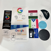 Expositor de Mesa Impermeable con Código QR para Pagos RFID NFC y Reseñas de Google, Diseño Personalizado OEM en PVC para Cafeterías