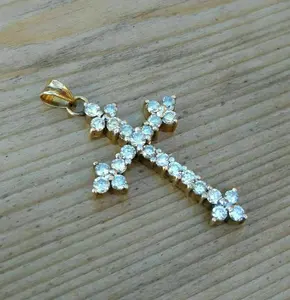 Colgante de Cruz de Plata 925 con 2 Diamantes Redondos de Moissanita de 2 Quilates y Cadena de 18 Pulgadas - Product Image 3