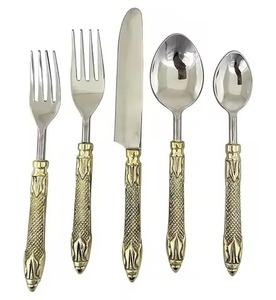 Elegante Juego de Cubiertos de Acero Inoxidable con Mango, Tenedor, Cuchillo y Cuchara para Uso en Restaurantes y Hoteles - Product Image 3