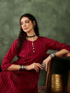 Ensemble Kurta et pantalon droit de couleur marron élégant pour femmes, vêtements ethniques pour le bureau et les occasions festives, disponible dans le monde entier - Product Image 3