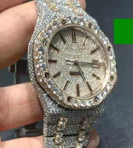 Montre de luxe pour homme Arctic Prestige avec diamant en moissanite, quartz, cristal saphir de 5 mm, bracelet en acier inoxydable, design entièrement serti de pierres - Product Image 3
