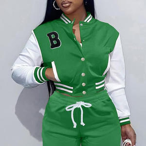 Chaquetas de Top corto universitario para mujer, chaqueta universitaria recortada en blanco personalizada, Mangas de cuero para mujer con parche de chenilla con letras - Product Image 4