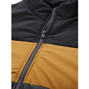 Veste matelassée pour homme, couleur noire et jaune moutarde, blocs de couleur, fermeture éclair intégrale, col montant, veste d'hiver pour homme - Product Image 2