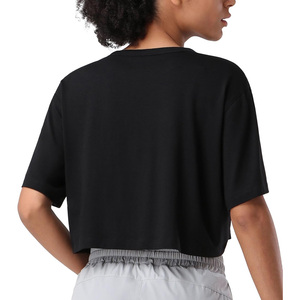 Vente en gros de hauts de yoga courts pour femmes avec des services de personnalisation complets, y compris la taille et les coutures des couleurs de la marque du logo - Product Image 3