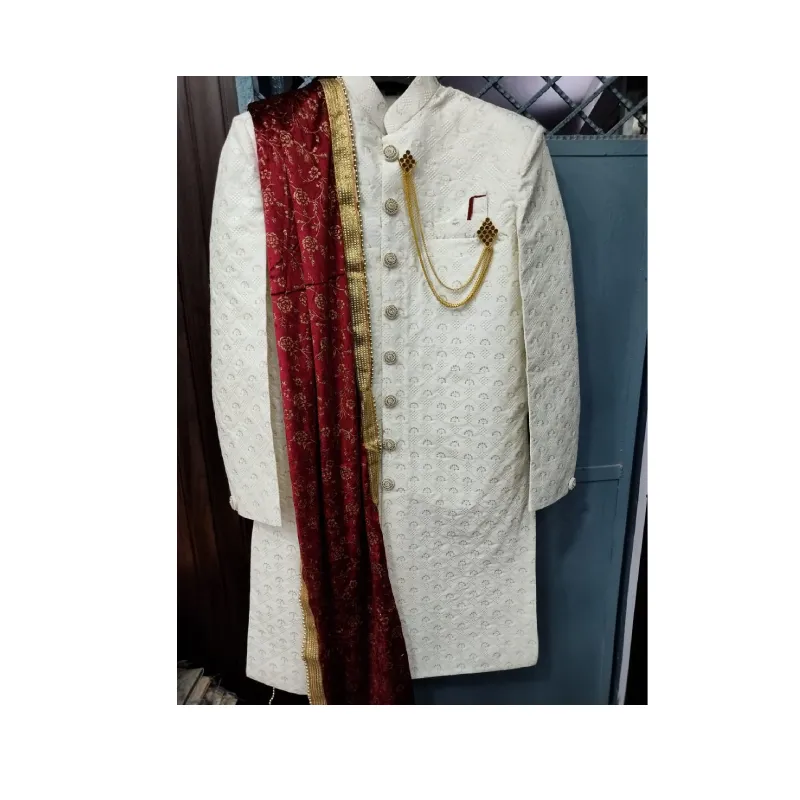 Diseñador bordado indio Sherwani novio boda Sherwanis para hombre Sherwani disponible en cantidad a granel a precios de mayorista