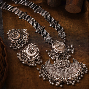 Collier D avec perle, matériau principal en acier titane - Product Image 1