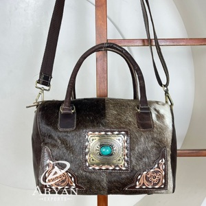 Mini sac de sport en cuir usiné à la main vintage personnalisé en gros Sacs de voyage de week-end à bas quantité minimale de commande Fermeture à glissière en cuir de vachette véritable - Product Image 1