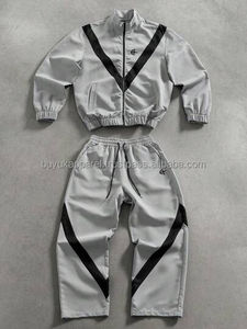 Ensemble de survêtement léger et imperméable pour homme avec logo personnalisé, coupe-vent à capuche imprimé délavé à l'acide pour le sport et le jogging - Product Image 2