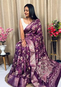 ชุดส่าหรีผ้าไหมโดลาพรีเมียม คอลเลคชั่นส่าหรีดีไซน์เก๋ พร้อมผ้าปาลูที่หรูหราและขอบปักดิ้นทอง เหมาะสำหรับงานแต่งงานของผู้หญิง - Product Image 6