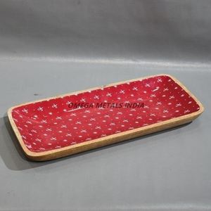 Últimos diseños Bandeja decorativa para servir en color rojo vibrante con forma rectangular Patrón único Ideal para entretener a los invitados - Product Image 5