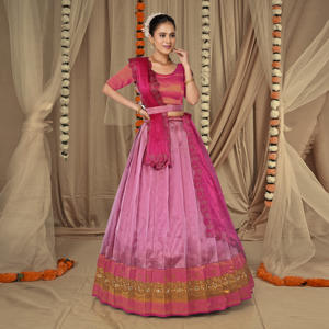 ชุดเลเฮนกาโชลีผ้าไหมบานาราซีสุดหรู พร้อมขอบผ้าทอมือลายซารีแบบดั้งเดิม ชุดงานรื่นเริงสุดสง่างาม คอลเลคชั่นชุดชาติพันธุ์และชุดเจ้าสาว - Product Image 3