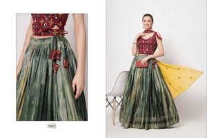 Nuevo Lehenga Choli semicosido exclusivo con Dupatta para mujer disponible a precio mayorista desde India - Product Image 4
