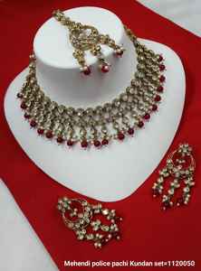 Indian Drop & Kundan Élégant Traditionnel & À La Mode HeavyGold Tone Kundan Perle Collier Ras Du Cou Boucles D'oreilles Ensemble Avec Mangtika Ensemble - Product Image 3