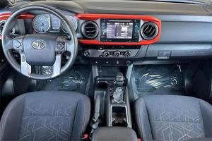 Toyota Tacoma TRD Sport 2017 - Product Image 4