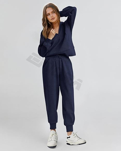 Conjunto de 2 piezas de moda informal de talla grande con logotipo personalizado, sudadera para correr, pantalones de chándal, chándal para mujer - Product Image 1