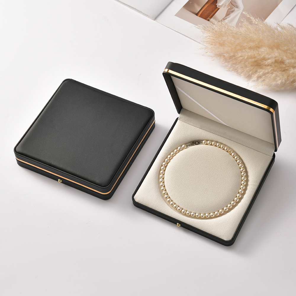 How to Choose the Best Jewelry Box for Set: A Complete Buying Guide