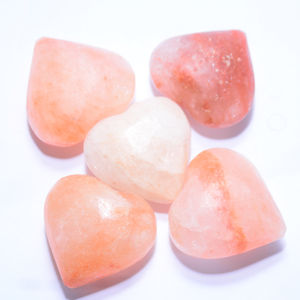 Sculptée à la main pierre de massage au sel de roche rose de l'Himalaya savon gommage en forme de coeur pour la thérapie au sel artisanat naturel - Product Image 3