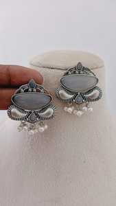 Llamativo par de pendientes oxidados Conjunto hermosa pieza de joyería en latón Material hecho dar rico patrimonio Patrón moderno - Product Image 6