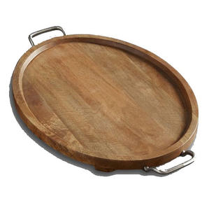 Bandeja de madera maciza larga personalizada minimalista con asas de metal Bandeja decorativa natural para decoración de cocina o boda - Product Image 5