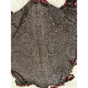 Pañuelo Cuadrado de Algodón Bandhani con Pompones, Diseño Circular en Tono Pizarra Oscuro, Estampado Digital a Mano, Estilo Musulmán, Patrón de Letras de Leopardo, Logotipo Personalizado - Product Image 3