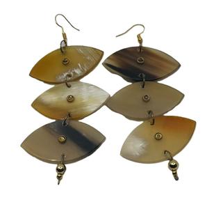 Pendientes de cuerno de búfalo hechos a mano personalizados para mujer, venta al por mayor, Pendientes colgantes de cuerno de buey ecológicos, joyería de material natural - Product Image 3