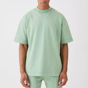 Camiseta de peso pesado de marca personalizada unisex y pantalones cortos de patrón sólido conjunto de dos piezas de gran tamaño con mangas para el verano - Product Image 3