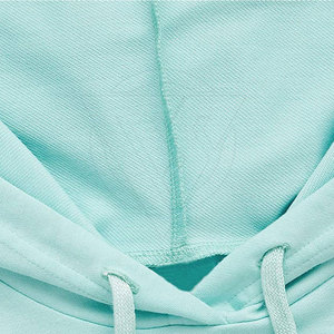 เสื้อฮู้ดครอปสั้นสำหรับผู้หญิง สไตล์สตรีทแวร์ คอฮู้ด ปักโลโก้ด้านหน้า ผลิตจากผ้าฝ้าย 100% เป็นมิตรต่อสิ่งแวดล้อม เหมาะสำหรับฤดูหนาว - Product Image 3