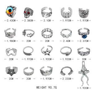 مجموعة من 20 خاتمًا قابلًا للتكديس بتصميم قوطي داكن، خواتم فضية مطلية بنمط الجمجمة والعنكبوت والهيكل العظمي واليد مع طلاء بالزيت للرجال والنساء - Product Image 4