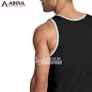 Camiseta sin mangas para hombre de tela suave, diseñada para máxima comodidad y flexibilidad, con un ajuste moderno y un acabado impecable. - Product Image 5