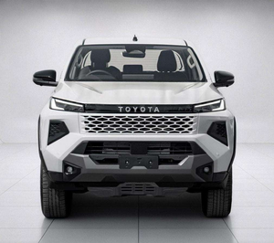 Venta Rápida 2026 T O Y O T A HILUX TRAVO OVERLAND PLUS 2.8D BLANCO Volante a la Derecha Volante a la Izquierda - Product Image 1