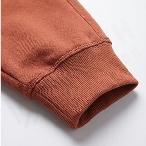 Pantalons de survêtement respirants pour hommes, logo personnalisé, fabrication directe, coupe ajustée, séchage rapide, tissu foncé, en vrac - Product Image 6