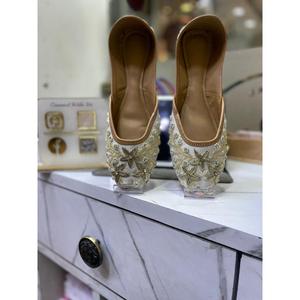 Zapatos de Fiesta Elegantes para Mujer, Estilo Tradicional, Cuero Genuino, Última Tendencia 2025, Bordado Personalizado, Venta al Por Mayor - Product Image 1