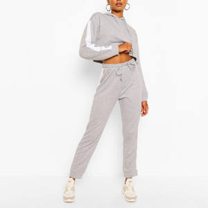 OEM Logo personnalisé deux pièces femmes survêtement automne hiver épais polaire survêtement joggers pantalon ensemble logo personnalisable - Product Image 1
