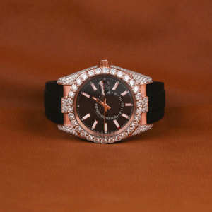 Moissanite นาฬิกาข้อมือเพชรประดับเพชรครึ่งเรือนพร้อมสายพานสีดำสำหรับผู้ชายและนาฬิกาประดับเพชรสไตล์โรมัน - Product Image 1