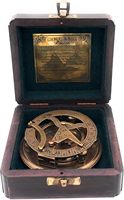 Cadran solaire en laiton et cuivre antique boussole artisanat en métal élégant avec cadran solaire unique horloge technique polie belle boîte coffret cadeau