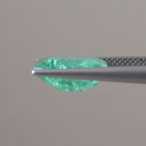 Émeraude naturelle certifiée IGI, taille octogonale 5,70 carats, 12x11mm, taillée à la main, polie à la cire/huile, couleur vert clair. - Product Image 2