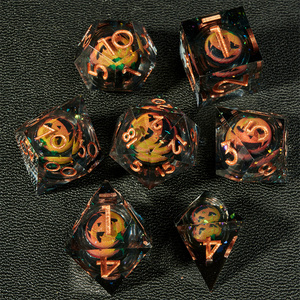 Les dés <span class=keywords><strong>Rpg</strong></span> polyédriques à bords tranchants contiennent un ensemble de dragons de boules de citrouille mobiles et de dés de jeu de donjon - Product Image 4