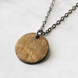 Colliers en bois, bijoux faits à la main à partir de perles de bois naturelles, conçus pour un usage quotidien et des accessoires de style traditionnel - Product Image 3