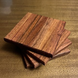 Support de sous-verre de style ange en bois et résine époxy de qualité esports, décoration de table noire, fabrication artisanale durable, carré, MN EXPORTS - Product Image 3