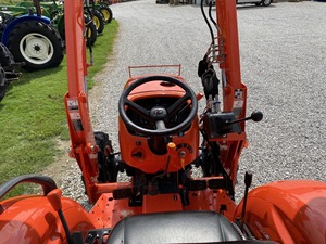Tractor industrial Kubota L2501 disponible para la venta/23HP Tractor Kubota L2501 con accesorios - Product Image 4