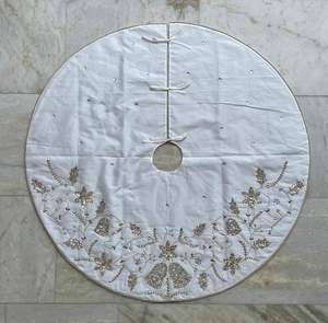 Elegante falda de árbol de Navidad ecológica hecha a mano con sensación de lujo Detalles Premium personalizables para decoración de vacaciones de lujo - Product Image 1