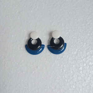 Pendientes de aro de resina de diseño elegante, joyería elegante para mujer, pendientes de resina hechos a mano de la más alta calidad para joyería de moda - Product Image 1