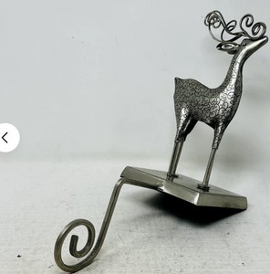Lot de 4 porte-bas de Noël renne en métal noir rustique cintres de cheminée en fonte robuste pour la décoration de la cheminée - Product Image 6