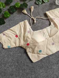 Boutique indienne Export Qualité Prêt à l'emploi Blouse blanche Soie Fantaisie mariée Ethnique Fête Porter Exclusif Dernier fil à la mode Travail - Product Image 5